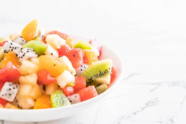 dilimlenmiş meyve karışımı 