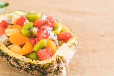 dilimlenmiş meyve karışımı 