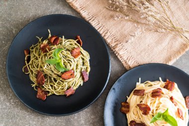 Fesleğen pesto ve pastırma ile makarna