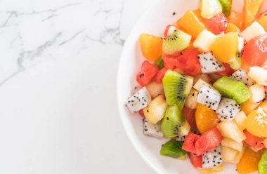 dilimlenmiş meyve karışımı 