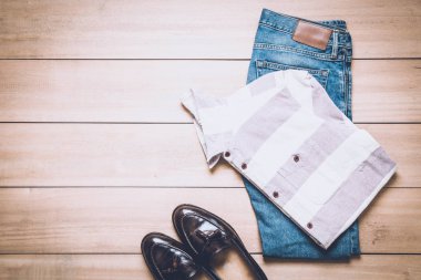 Ahşap arka plan erkekler için giyim