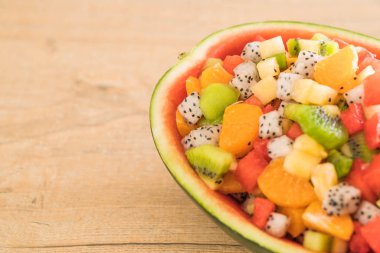 dilimlenmiş meyve karışımı 