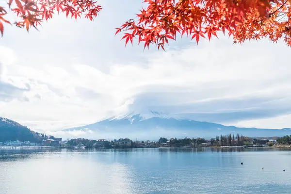 Dağ Fuji San ile bulutlu 