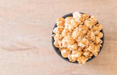 Patlamış Mısır ile karamel