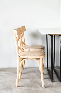 boş ahşap sandalye