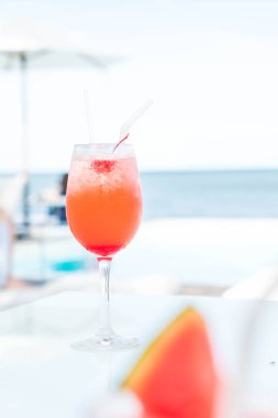 renkli kokteyl içki 