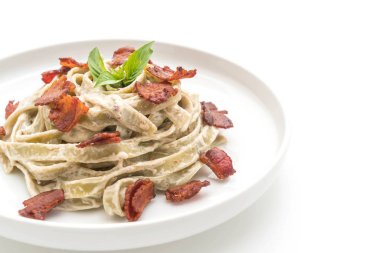 ıspanak fettuccine krem peynir beyaz sos ve pastırma ile