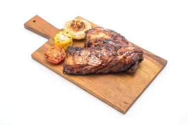 Izgara domuz pirzolası. 