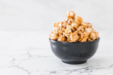 Patlamış Mısır ile karamel