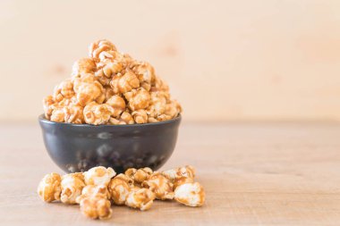 Patlamış Mısır ile karamel