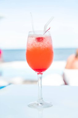 renkli kokteyl içki 