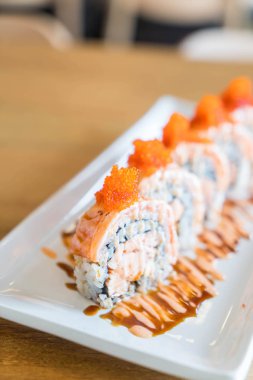 Somon suşi roll