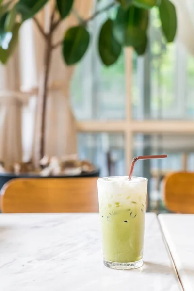 Chá verde gelado com leite — Fotografia de Stock
