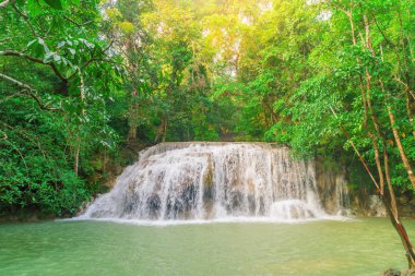 Erawan şelale, Erawan Milli Parkı Thaila içinde Kanchanaburi itibariyle