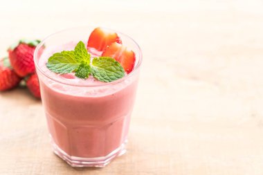 çilek smoothies milkshake