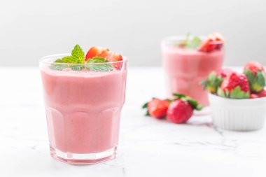 çilek smoothies milkshake