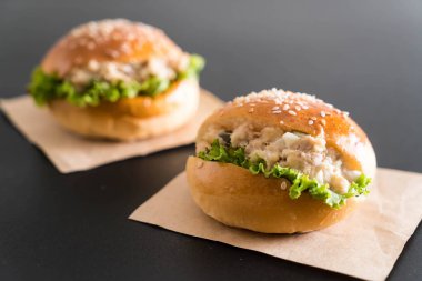 ton balığı mini burger