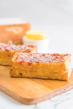 croque monsieur bacon ans egg sandwich