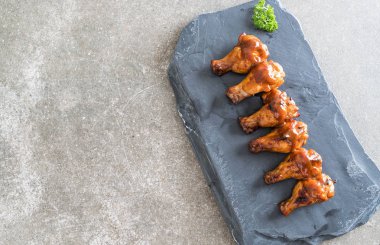 Barbekü tavuk kanadı