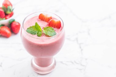 çilek smoothies milkshake