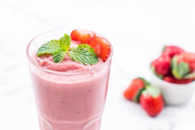 çilek smoothies milkshake