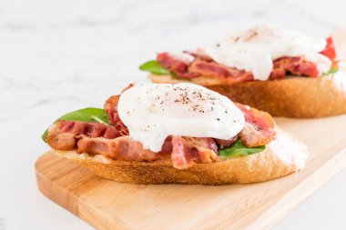 yumurta benedict gemide