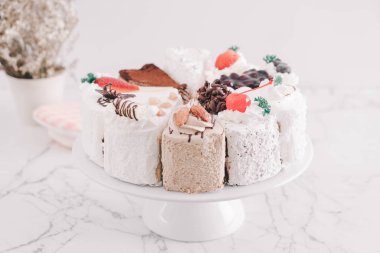 farklı dilim kek kek stand