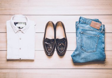 Ahşap arka plan erkekler için giyim