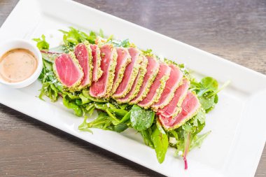 Ham ton balıklı salata