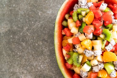 dilimlenmiş meyve karışımı 