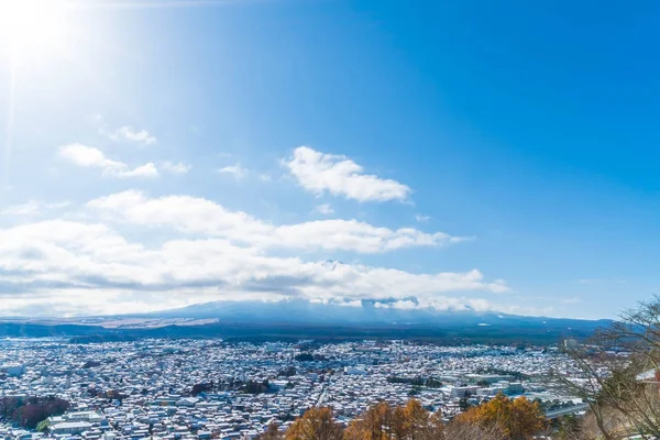 Kawaguchiko panoramę miasta ze śniegu — Zdjęcie stockowe