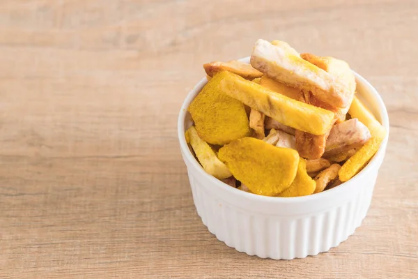 meyve yongaları karıştırın