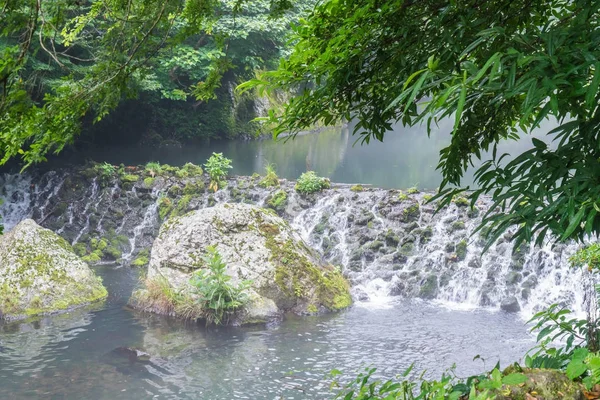 Bahçe Park adlı Cheonjiyeon şelaleler Jeju Adası — Stok fotoğraf