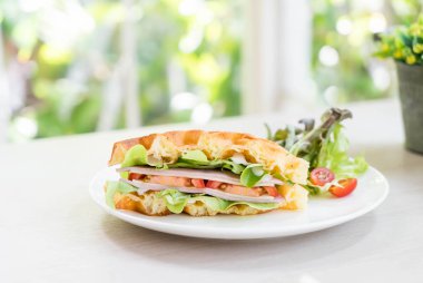 Gözleme jambonlu peynirli sandviç