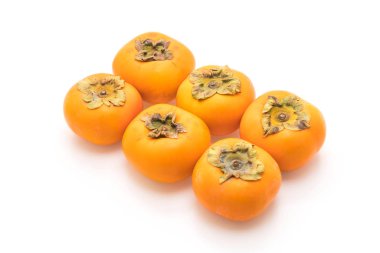 Beyaz arkaplanda taze hurma