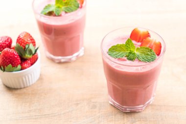 çilek smoothies milkshake