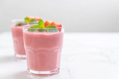 çilek smoothies milkshake