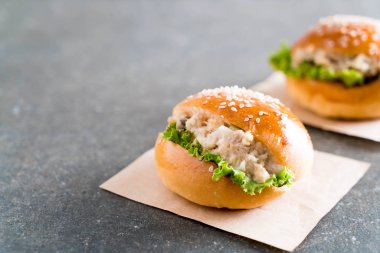 ton balığı mini burger