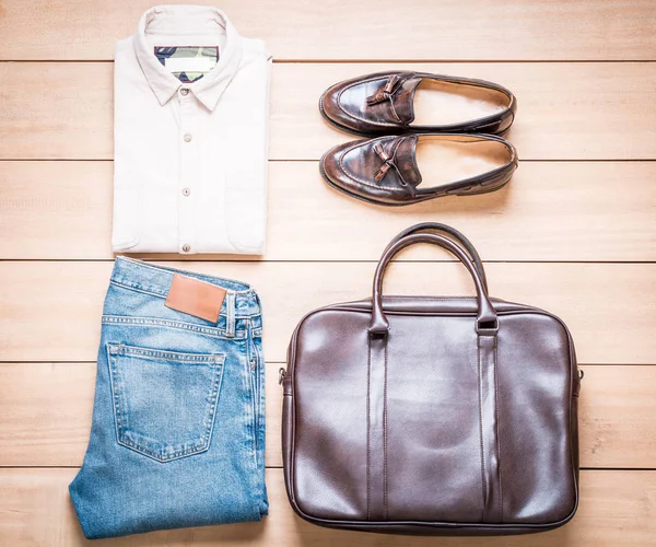 Ahşap arka plan erkekler için giyim