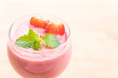 çilek smoothies milkshake