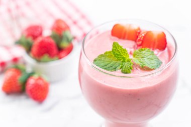 çilek smoothies milkshake