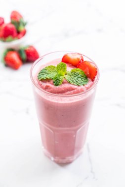 çilek smoothies milkshake