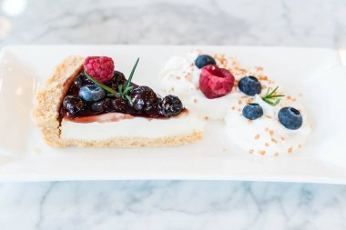 yaban mersini peynirli kek