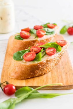 roka ve domates ekmek 