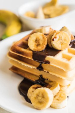 çikolata ile muz gözleme