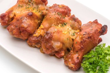 Peynirli tavuk kanadı ızgara