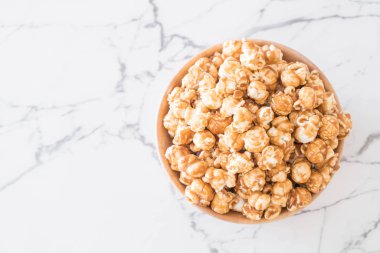 Patlamış Mısır ile karamel