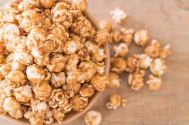 Patlamış Mısır ile karamel