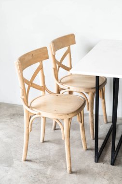 boş ahşap sandalye