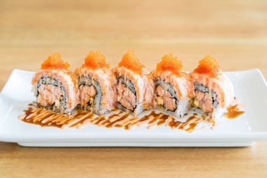 Somon suşi roll